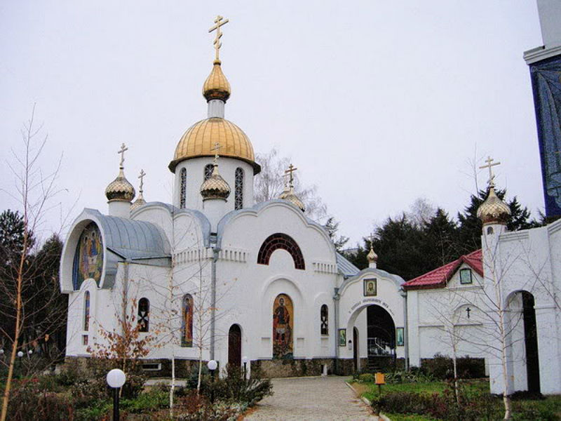 Храм воинов краснодар. Храм Иоанна воина Краснодар. Храм Иоанна воина Краснодар фото. Церковь Иоанна воина Краснодар Авиагородок Матушка Фотиния. Храм в Авиагородке города Краснодара.